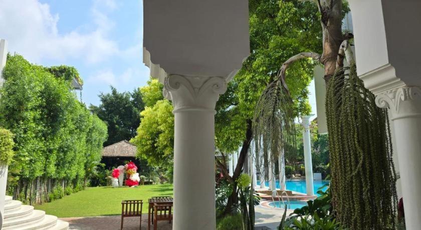 Hotel Club Denovo Butwāl Zewnętrze zdjęcie
